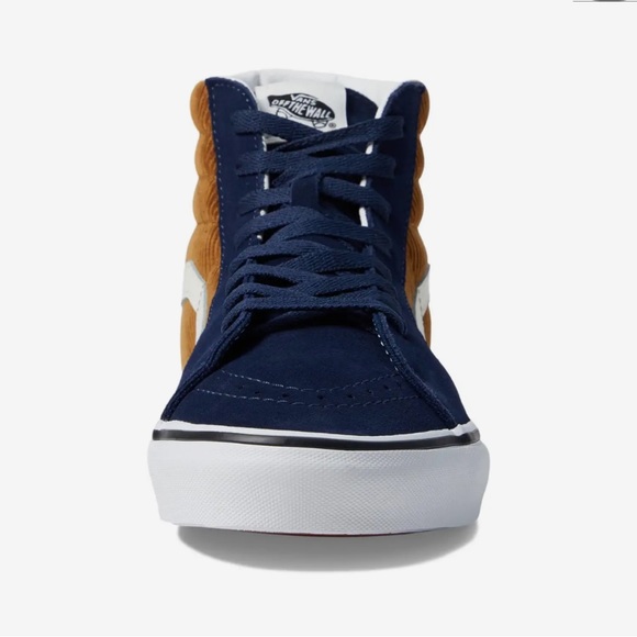 Vans Men’s Sk8-Hi
Mini Cord Blue/Brown
VN0007NS0BO
Sneakers 

CORDUROY - Picture 7 of 16